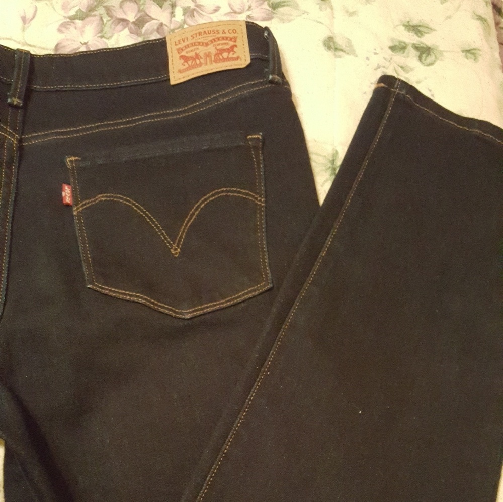 Levi Denim Jean straight legs